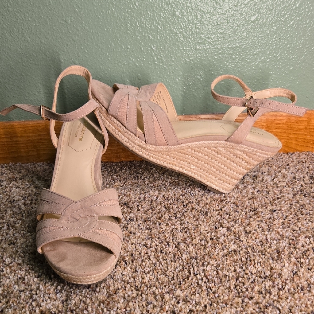 Elegant Beige Wedge Sandals